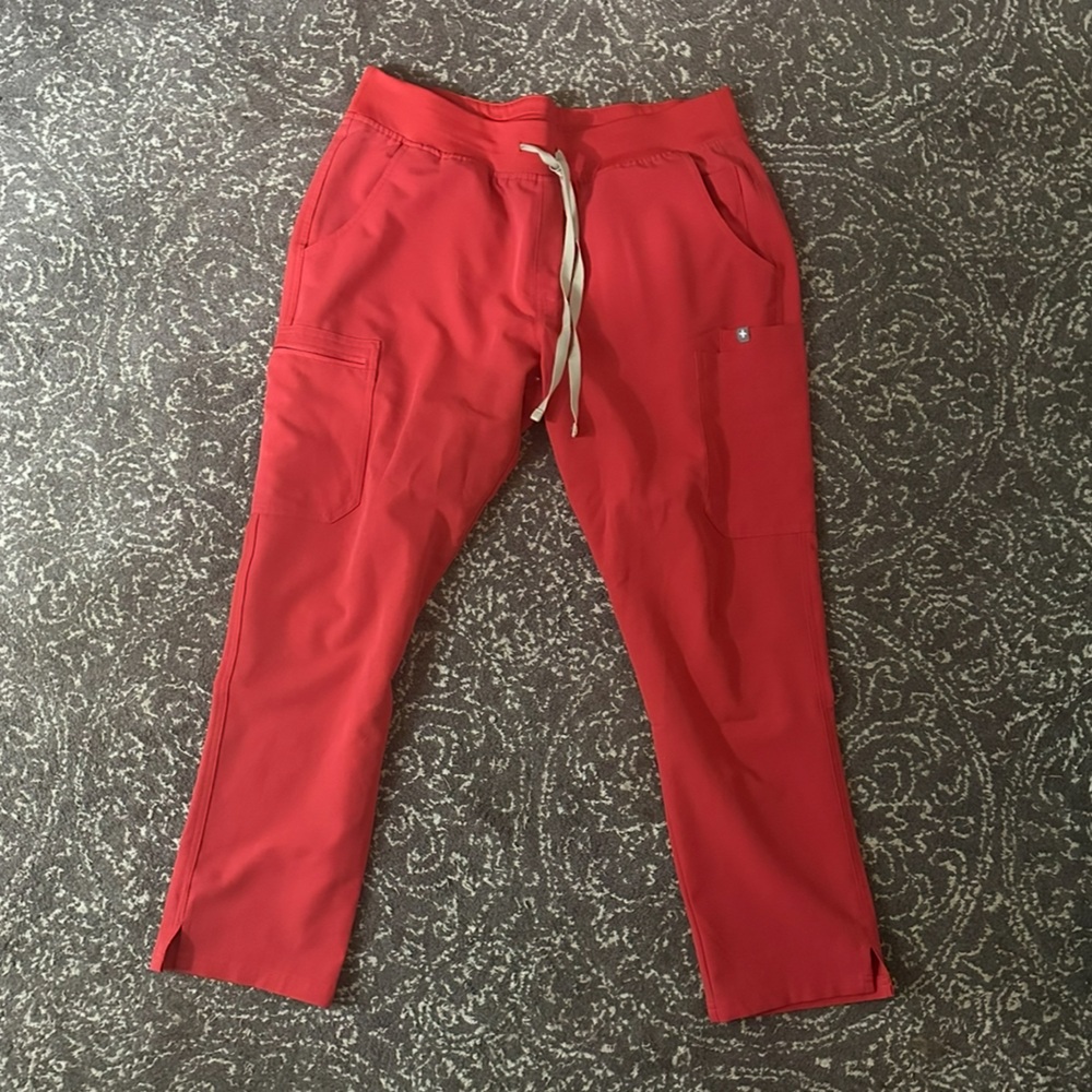 Figs scrub pant, red size LP